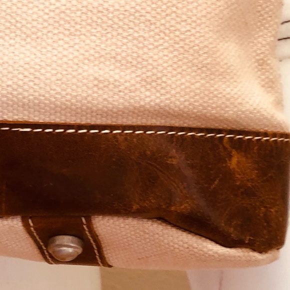 Le Papillon canvas and leather crossbody - Picture 7 of 16